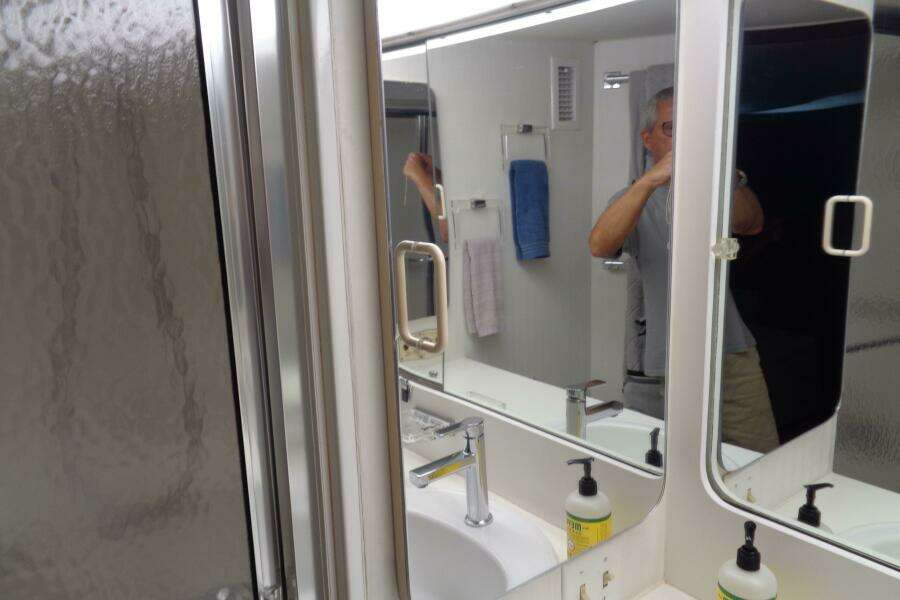 1987 Hatteras 70 Cockpit Motor Yacht