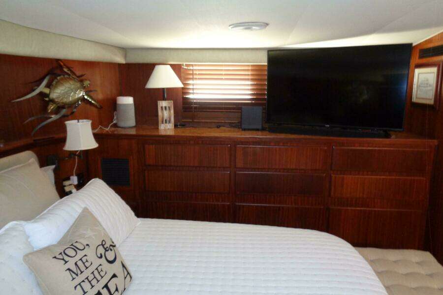 1987 Hatteras 70 Cockpit Motor Yacht