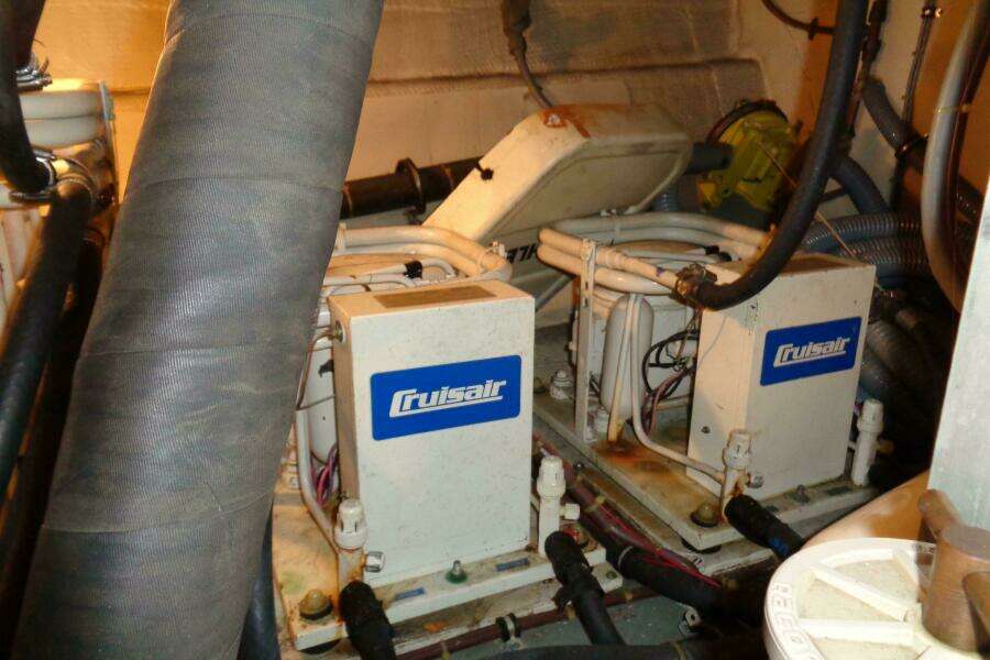 1987 Hatteras 70 Cockpit Motor Yacht