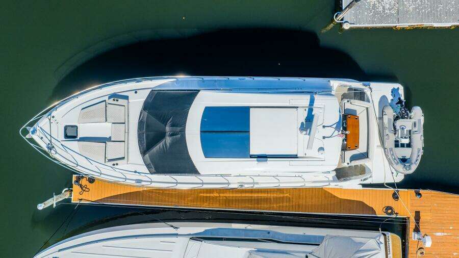 2019 Cruisers Yachts 54 Cantius