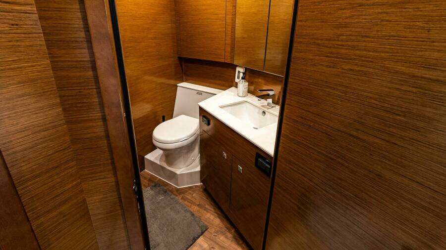 2019 Cruisers Yachts 54 Cantius