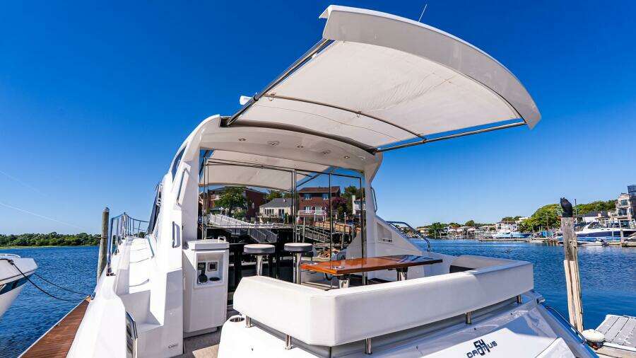 2019 Cruisers Yachts 54 Cantius