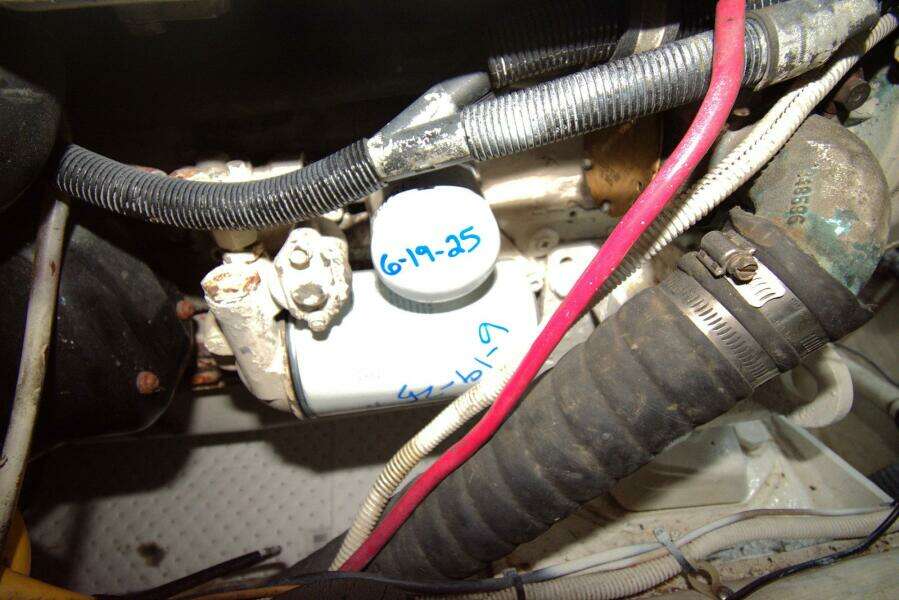 2005 Carver 444 Cockpit Motor Yacht