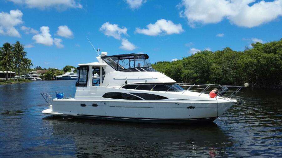 2005 Carver 444 Cockpit Motor Yacht
