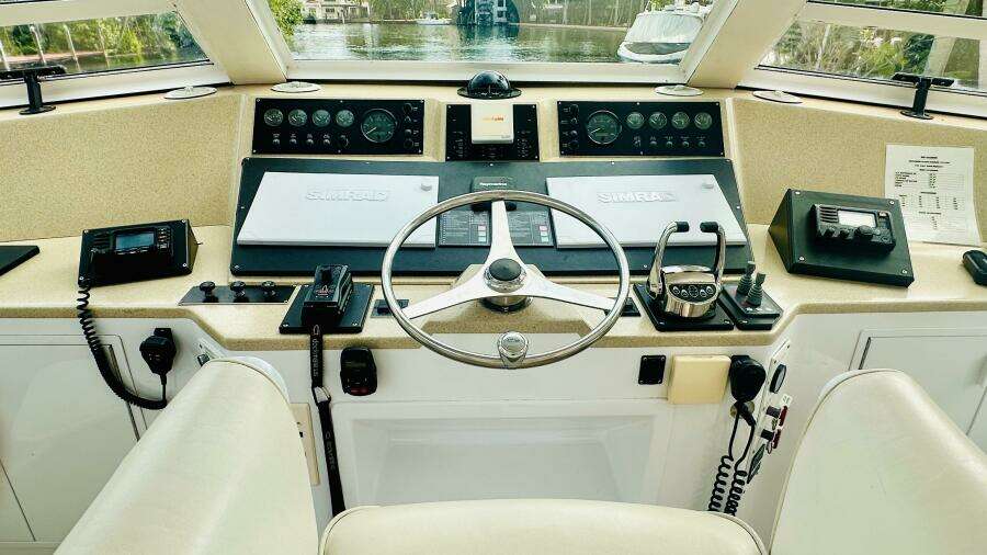 1999 Viking Cockpit Sport Yacht