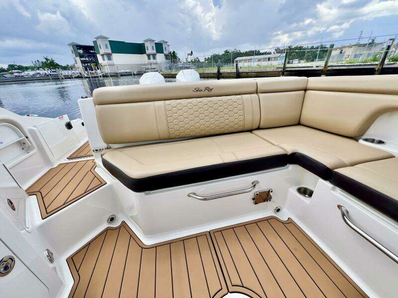 2019 Sea Ray SDX 290 OB