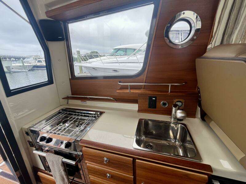 2023 Ranger Tugs R-27