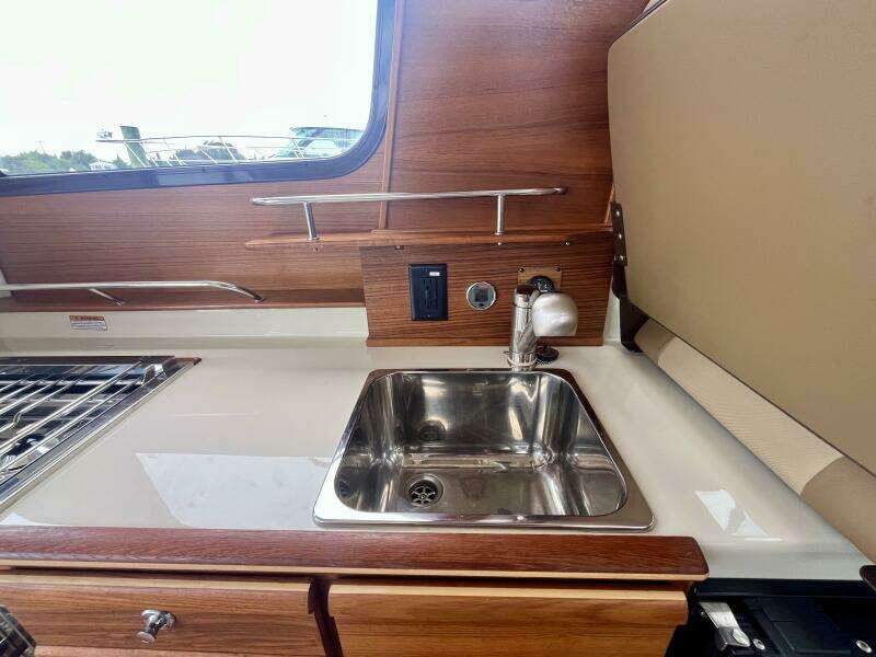 2023 Ranger Tugs R-27