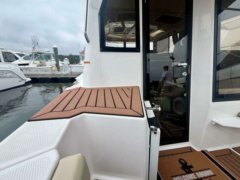 2023 Ranger Tugs R-27