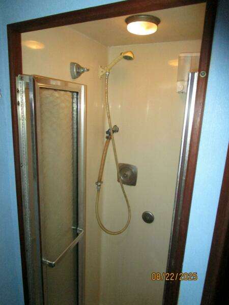 44' Viking master stateroom shower