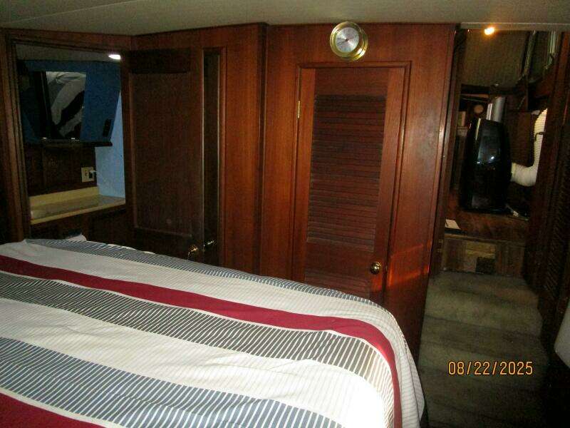 44' Viking master stateroom forward