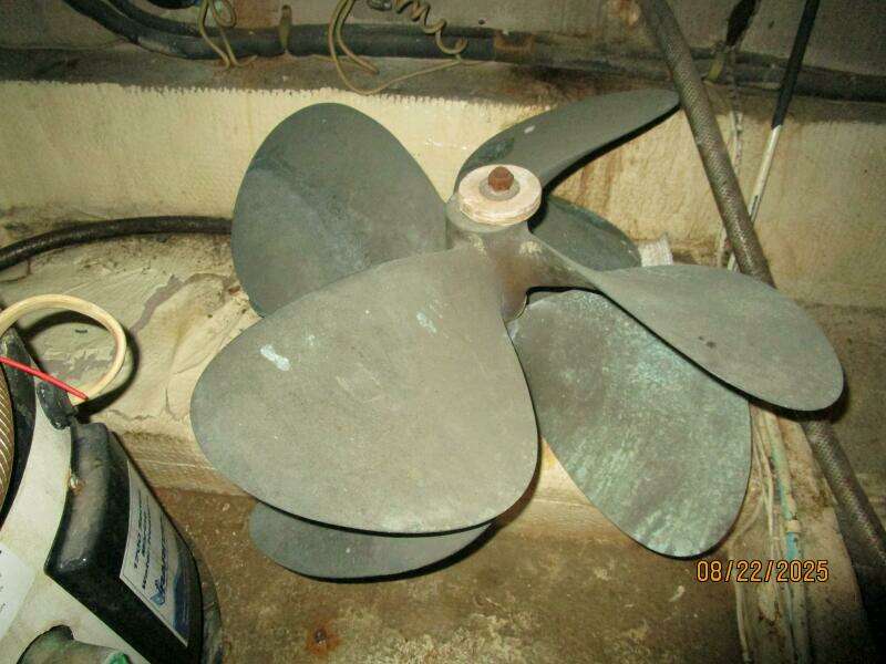 44' Viking spare propellers