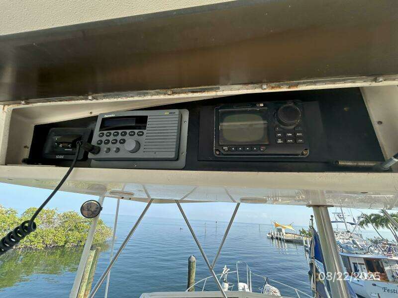 44' Viking flybridge overhead electronics