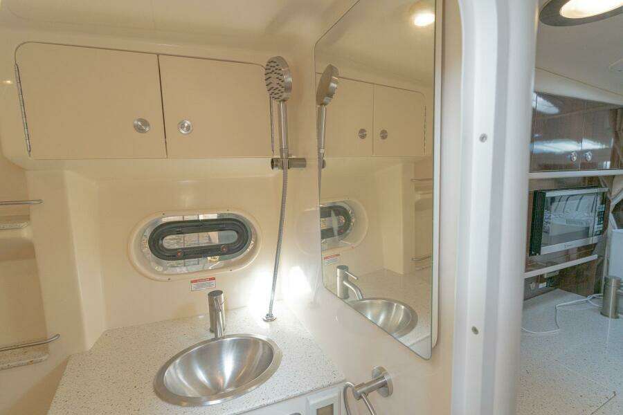 2016 Sea Ray 330 Sundancer