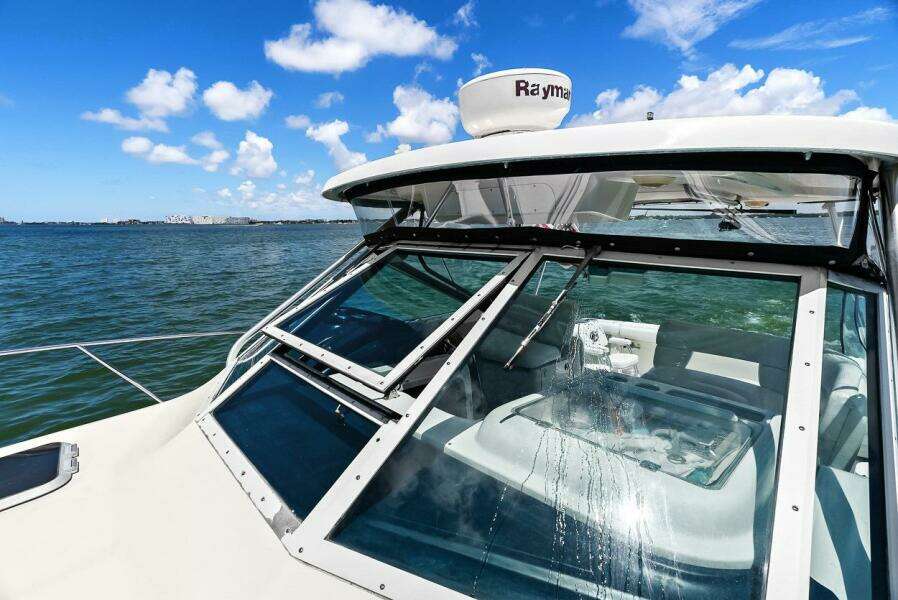 2003 Tiara Yachts 3100 Open LE