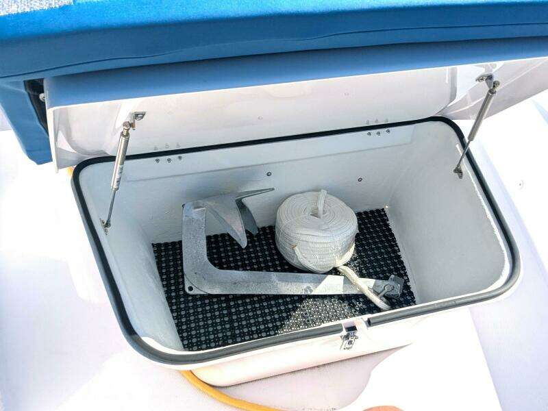 2024 Axopar 37 Cross Cabin with Bench Seat, V10s