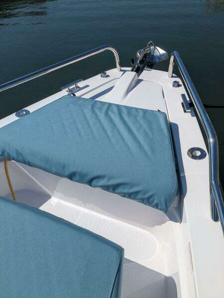 2024 Axopar 37 Cross Cabin with Bench Seat, V10s