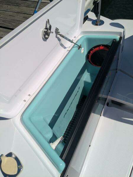 2024 Axopar 37 Cross Cabin with Bench Seat, V10s