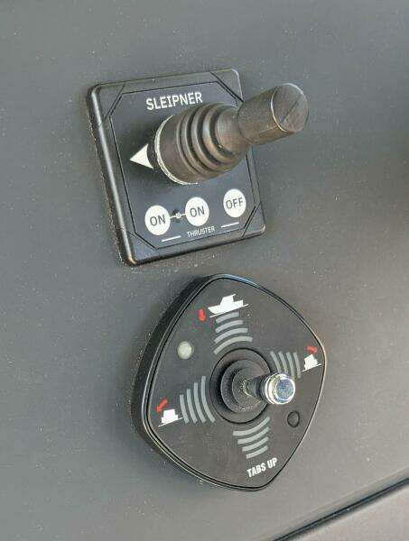 2024 Axopar 37 Cross Cabin with Bench Seat, V10s