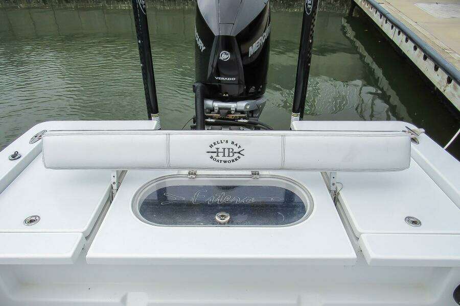 2020 Hell's Bay Boatworks 25 Estero