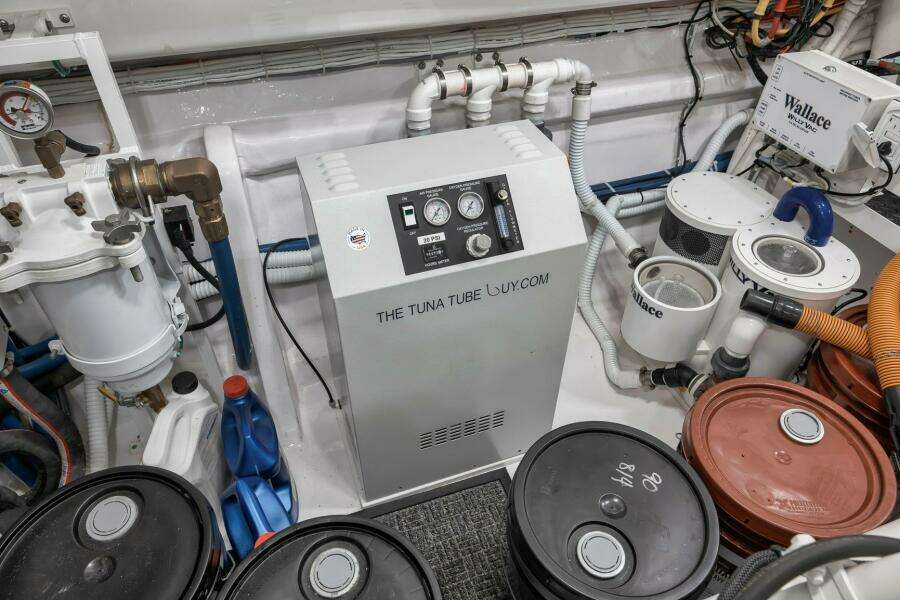 2025 Viking 90 Convertible- NIKKI BELLA- Engine Room