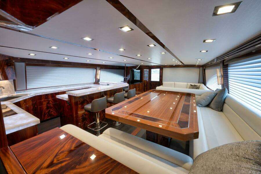 2025 Viking 90 Convertible- NIKKI BELLA- Dinnette