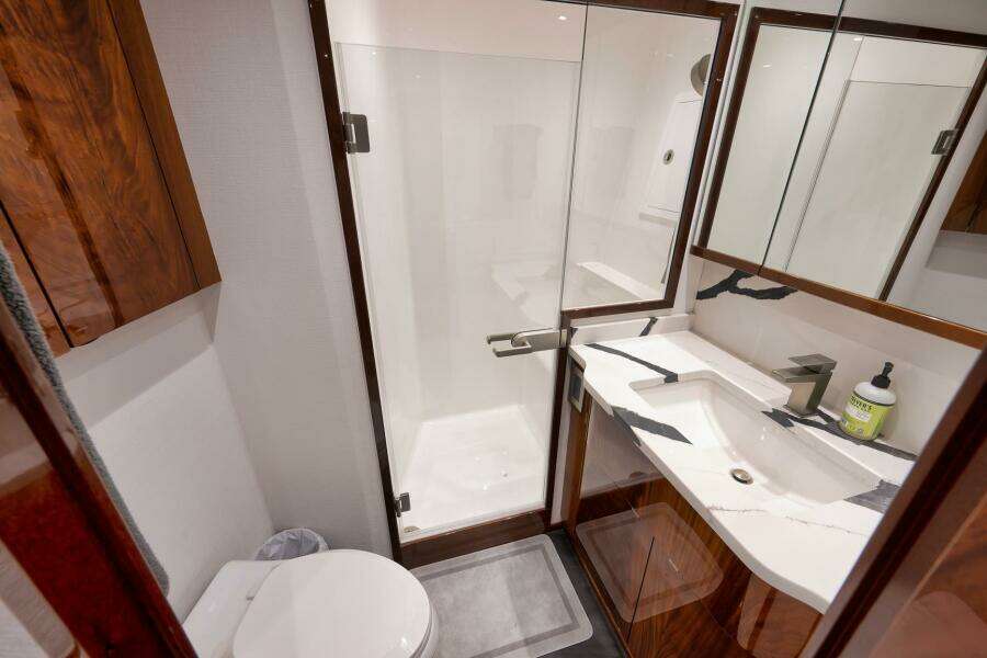 2025 Viking 90 Convertible- NIKKI BELLA- Starboard Stateroom Head