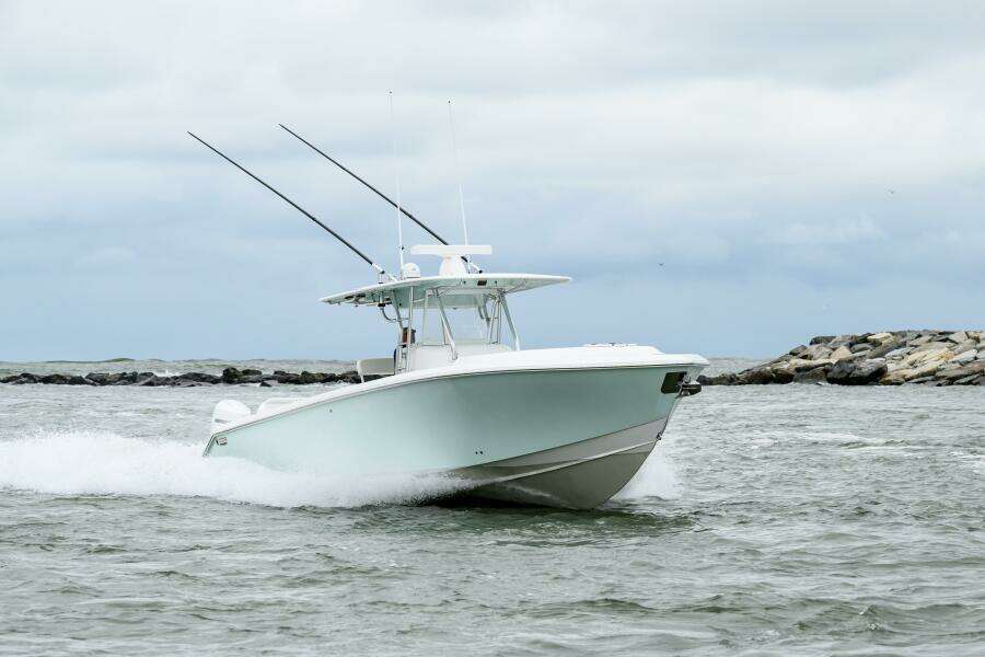 2008 Venture 39 Cuddy