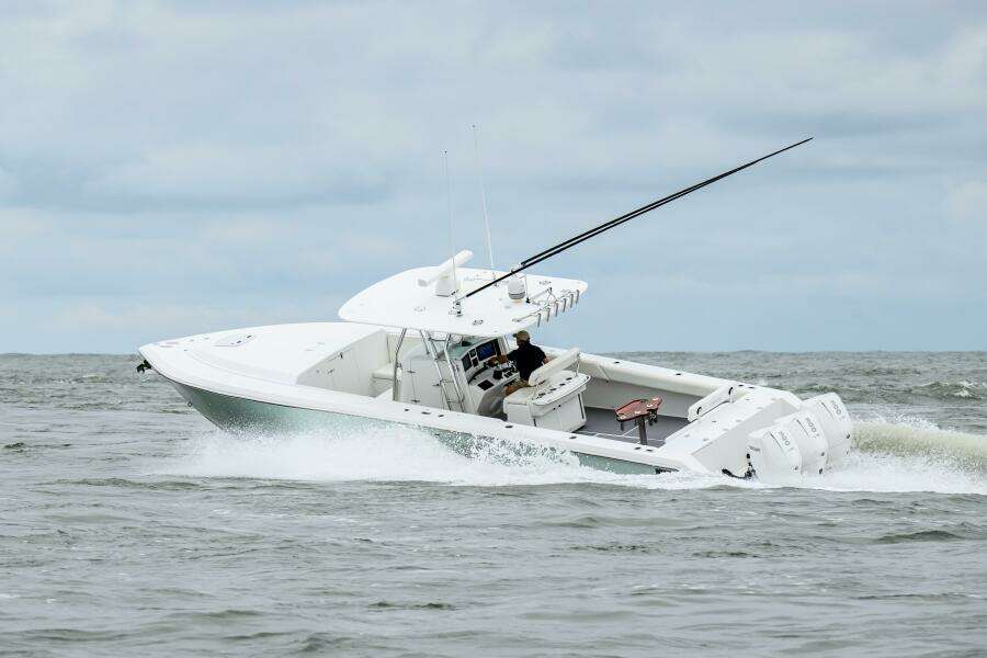 2008 Venture 39 Cuddy