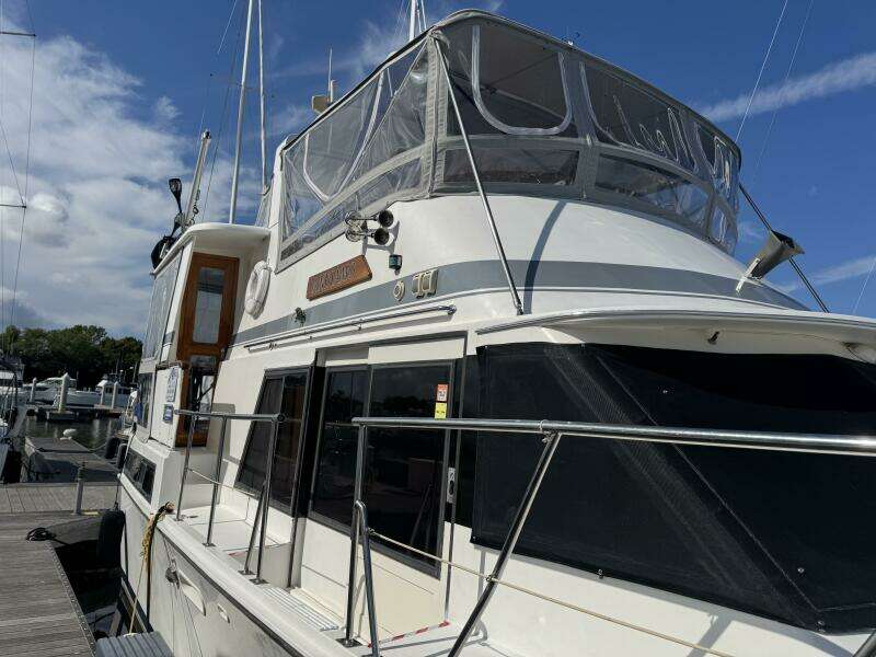 1990 Marine Trader Tradewinds