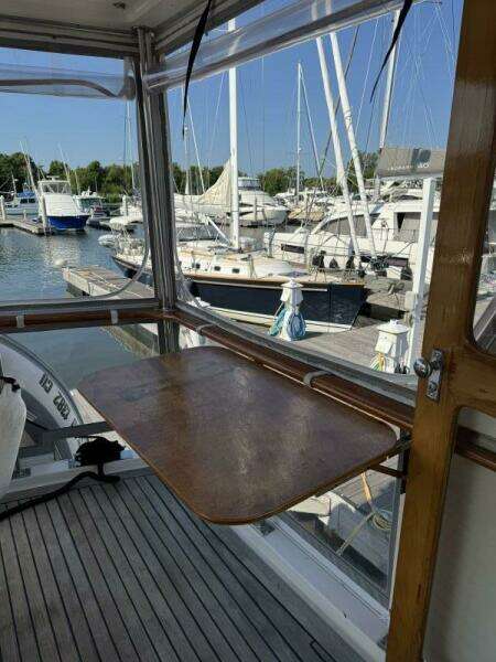 1990 Marine Trader Tradewinds