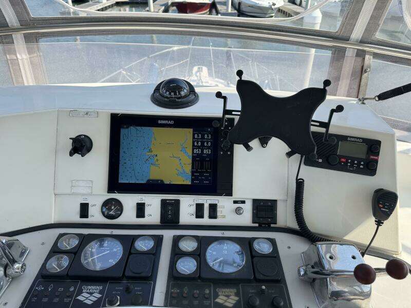 1990 Marine Trader Tradewinds