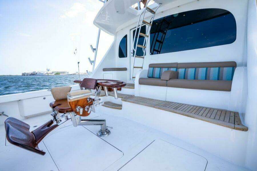 2015 Viking 66 No Collars - Cockpit