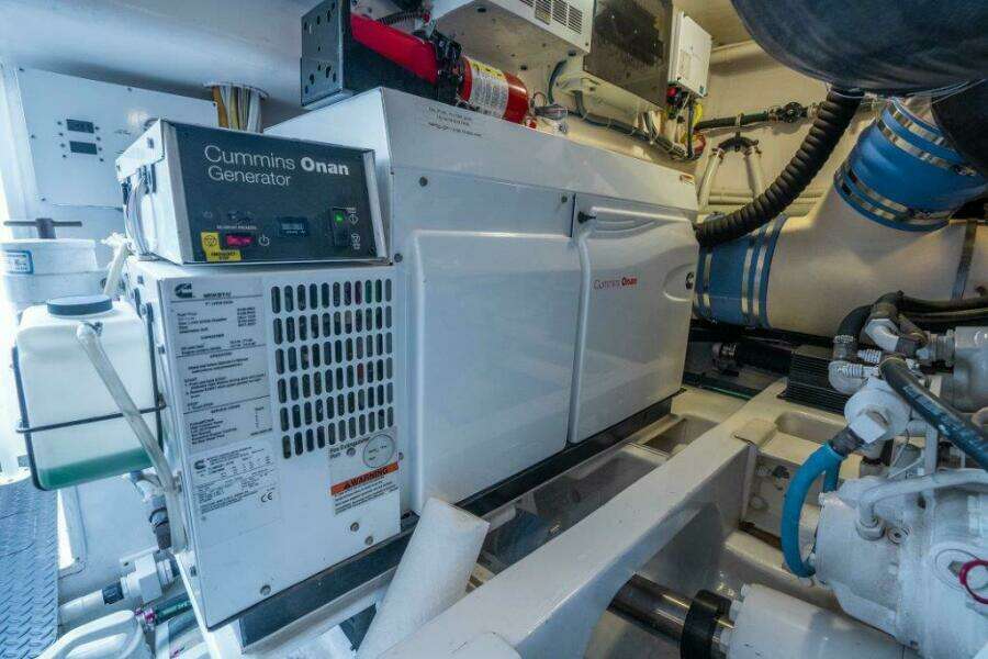 2015 Viking 66 No Collars - Engine Room
