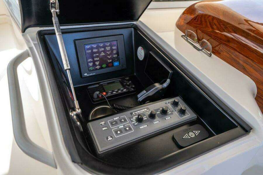 2015 Viking 66 No Collars - Flybridge