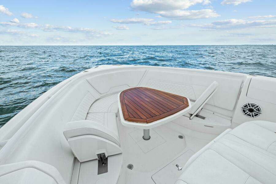 2020 Intrepid 400 CC - Bow