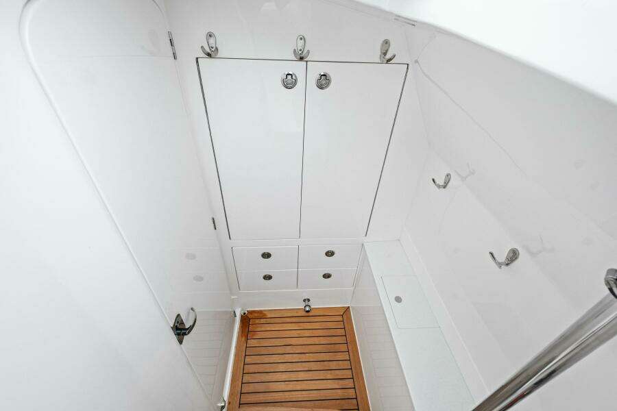 2020 Intrepid 400 CC - Cabin