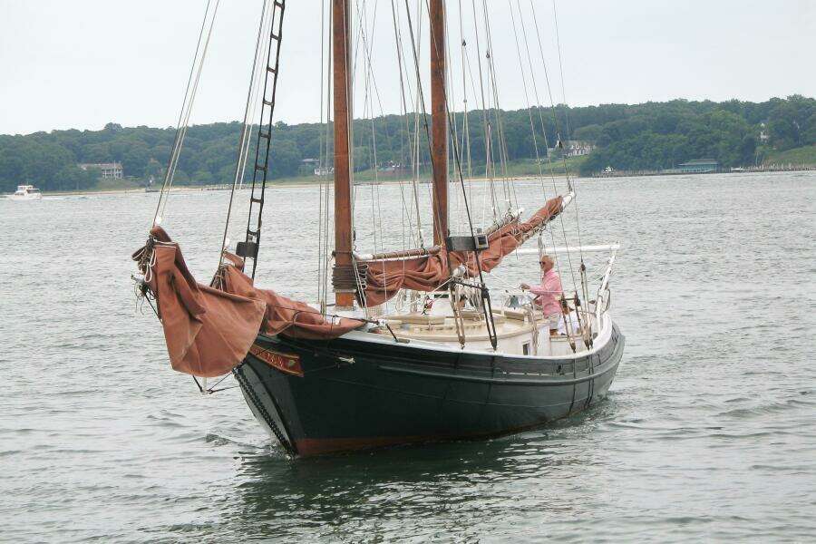 40' Schr Gallant bow