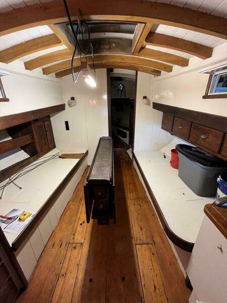 Gallant forward main cabin looking forward
