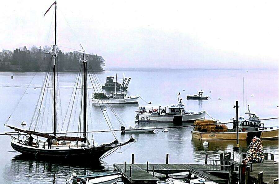 40' Schr Gallant showing rigging