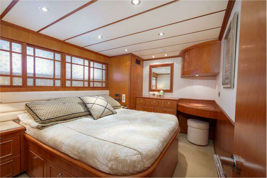 2000 Hargrave Skylounge