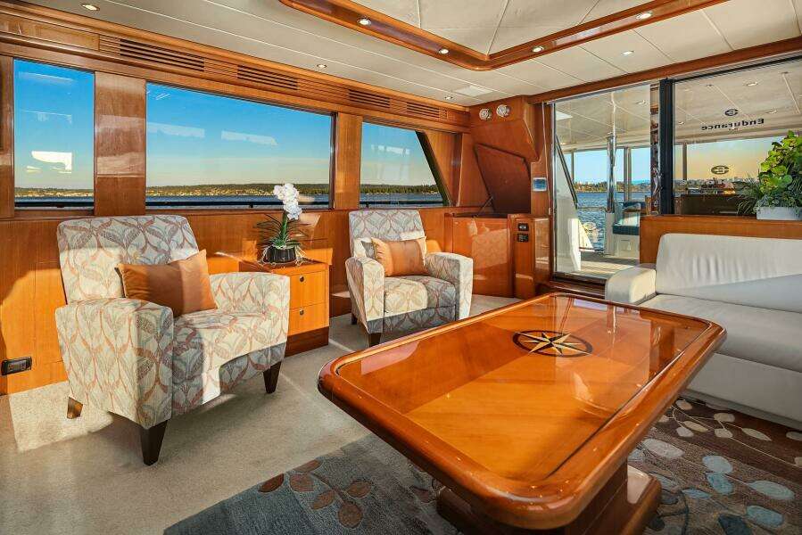 2014 Hampton 720 Skylounge LRC