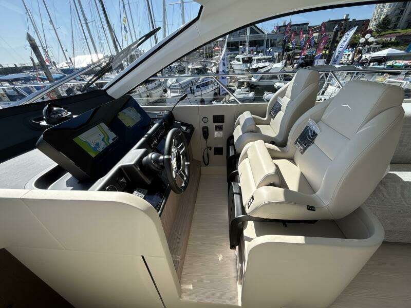 2025 Azimut Fly 53