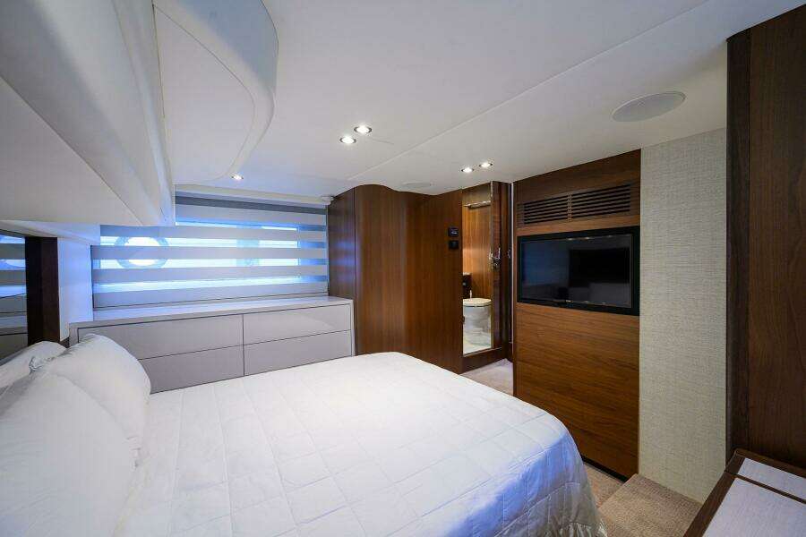 Princess F49 Chill- Master Stateroom