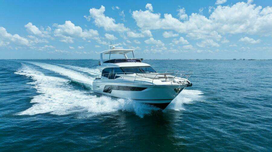 2022 59 Prestige Flybridge - How Sweet It Its - Running Profile 