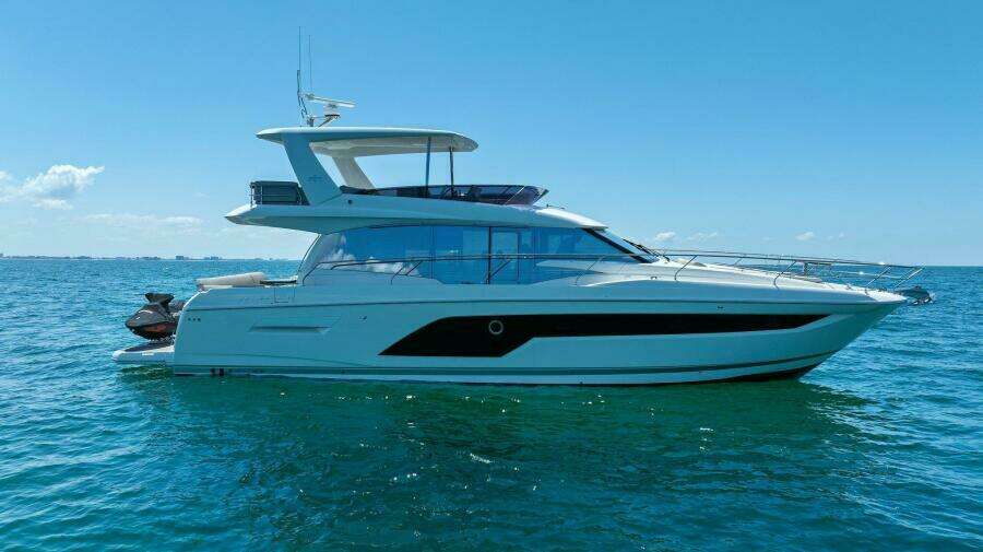 2022 59 Prestige Flybridge - How Sweet It Its - Profile