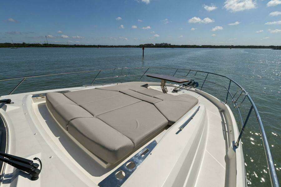 2022 59 Prestige Flybridge - How Sweet It Its - Bow