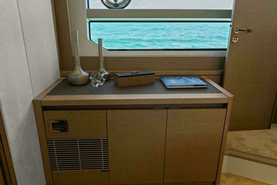 2022 59 Prestige Flybridge - How Sweet It Its - Master Head