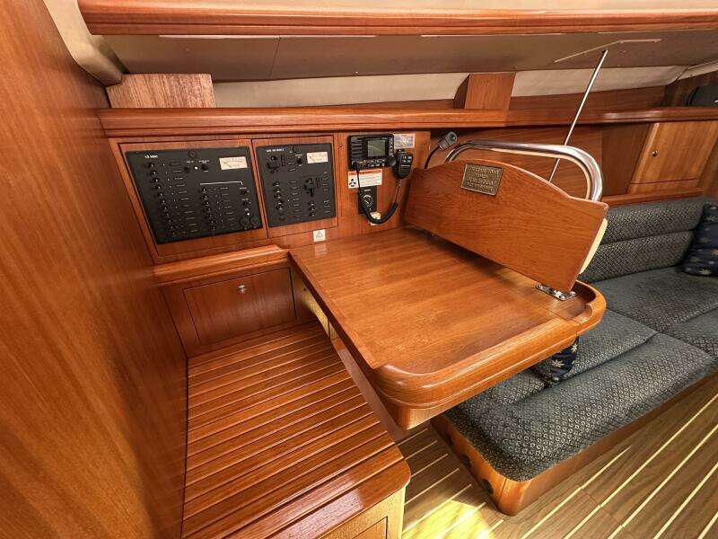 2006 Hunter 38