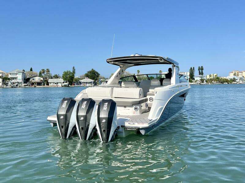 2022 Sea Ray SLX 400 OB